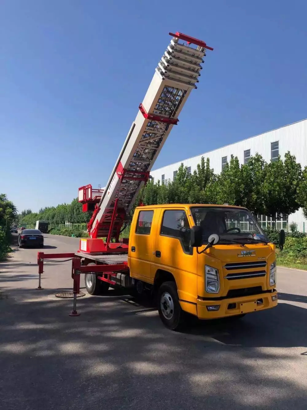 西秀附近的云梯车出租服务：轻松解决高空作业需求